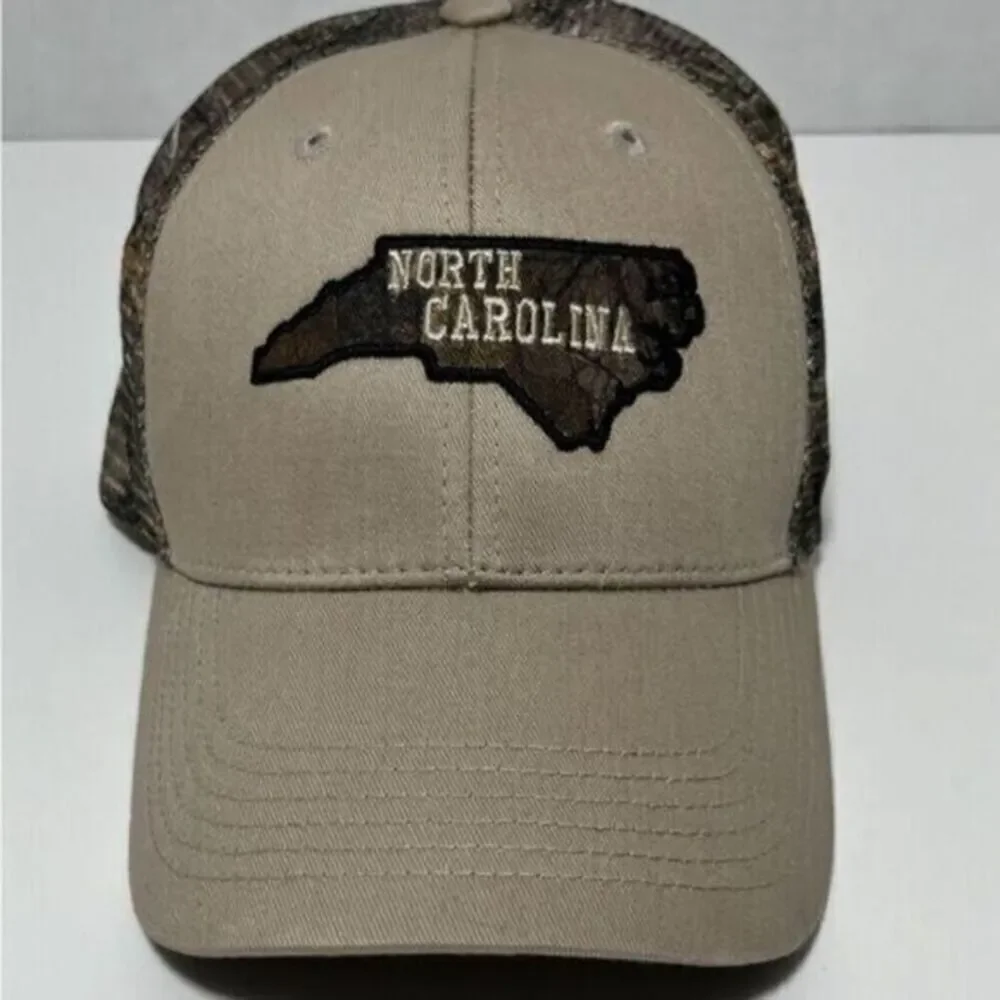 NWT NCAA University of North Carolina Tarheels Tan Baseball Cap Hat Snap Back